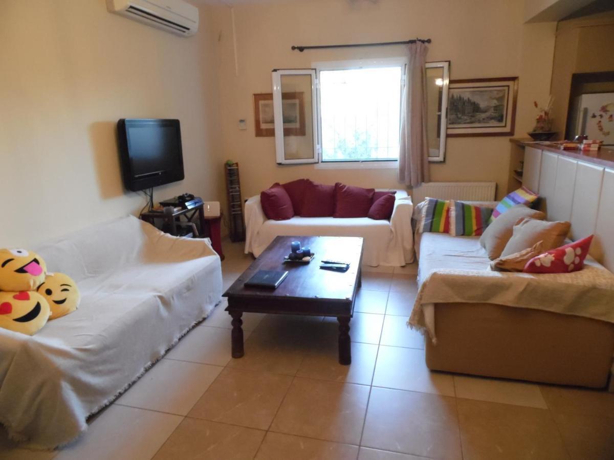 Theni Olive Grove Villa Kato Yerakarion Extérieur photo