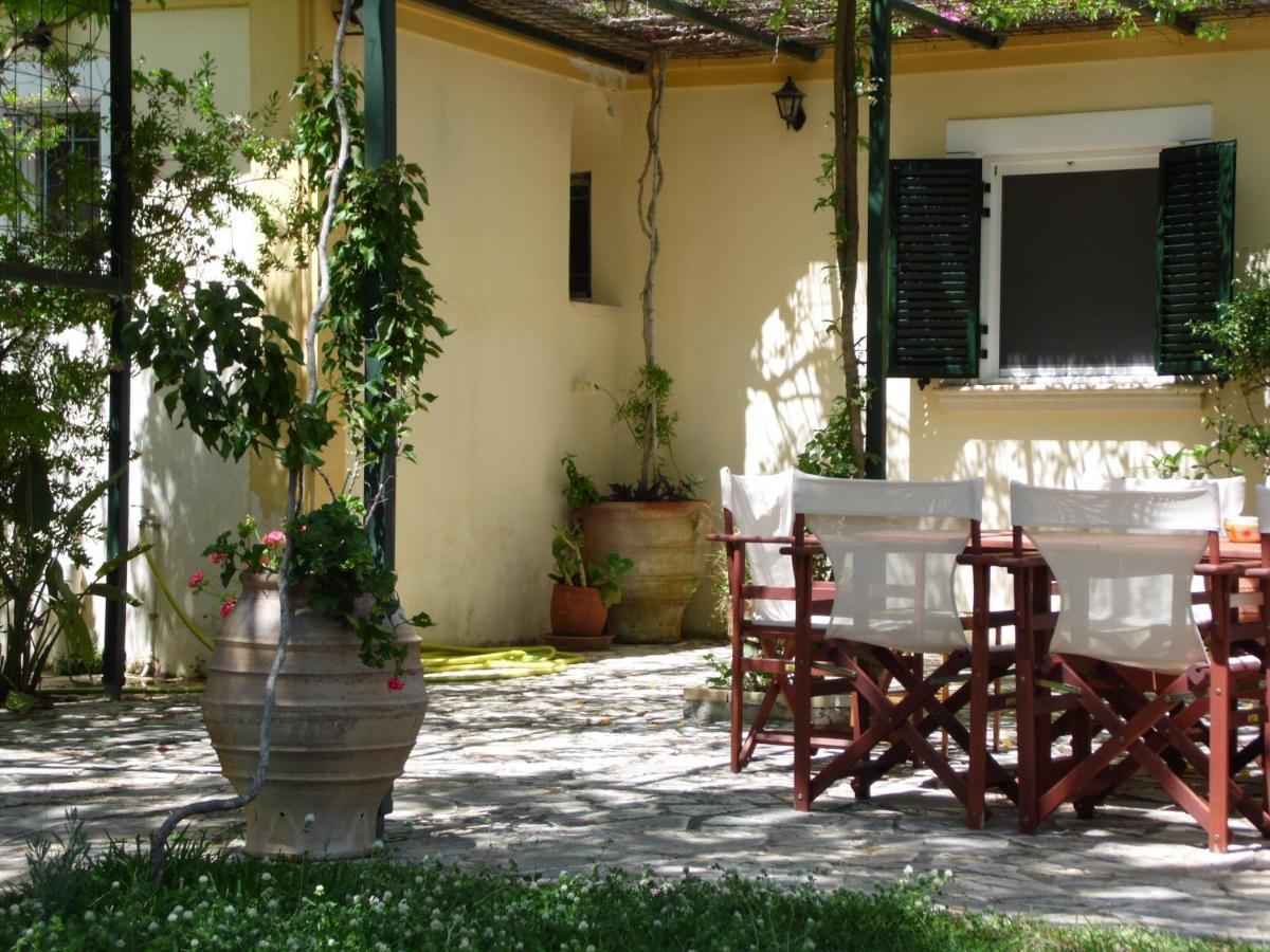 Theni Olive Grove Villa Kato Yerakarion Extérieur photo