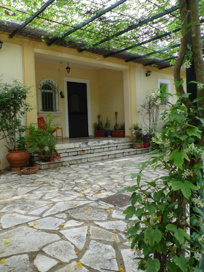 Theni Olive Grove Villa Kato Yerakarion Extérieur photo