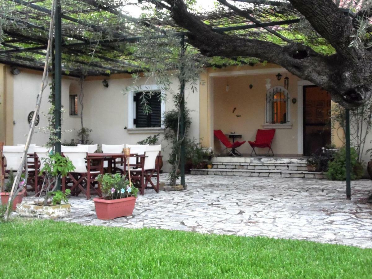 Theni Olive Grove Villa Kato Yerakarion Extérieur photo