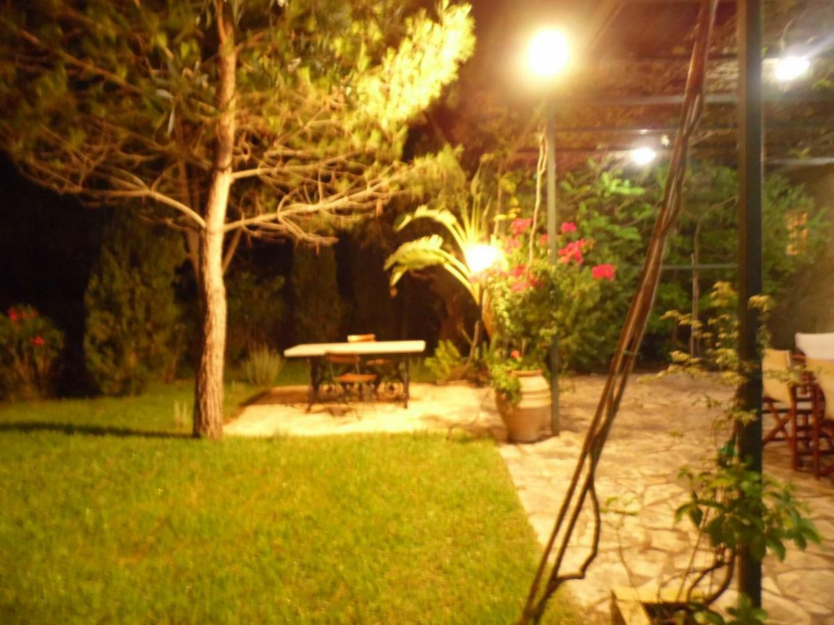 Theni Olive Grove Villa Kato Yerakarion Extérieur photo