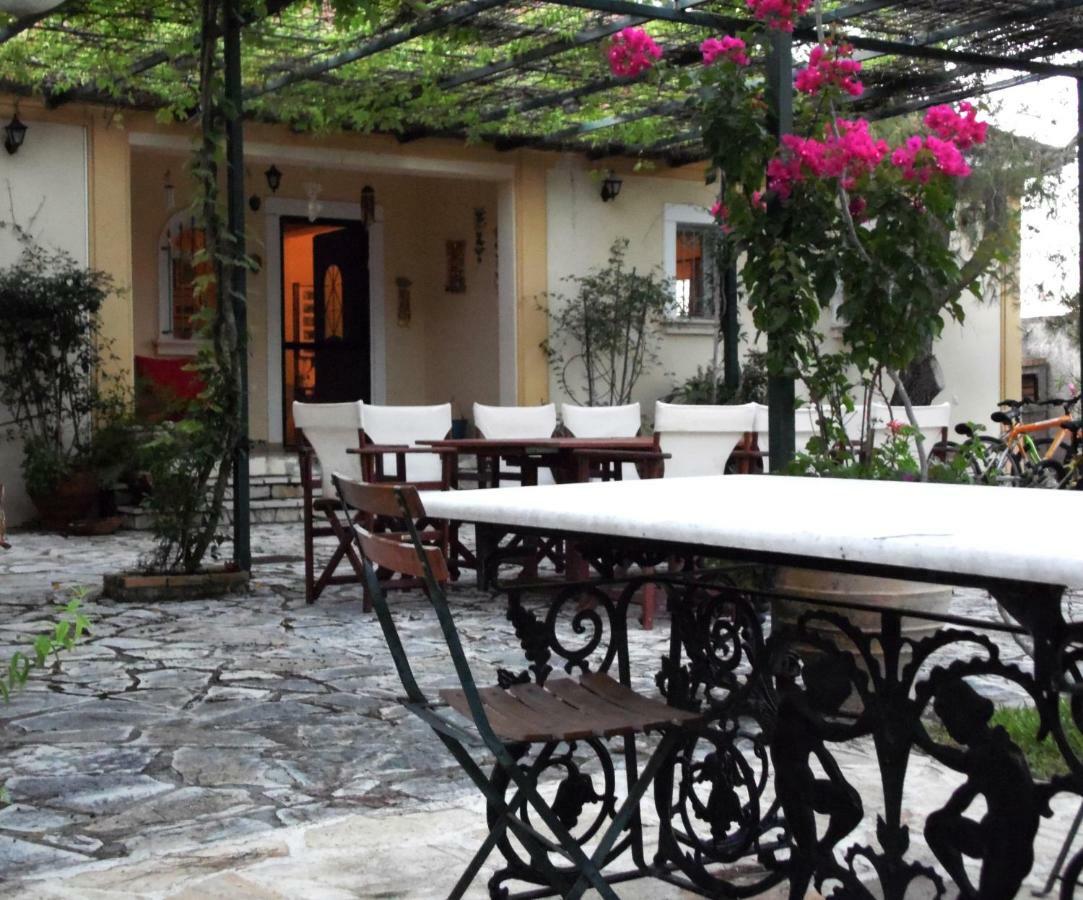 Theni Olive Grove Villa Kato Yerakarion Extérieur photo
