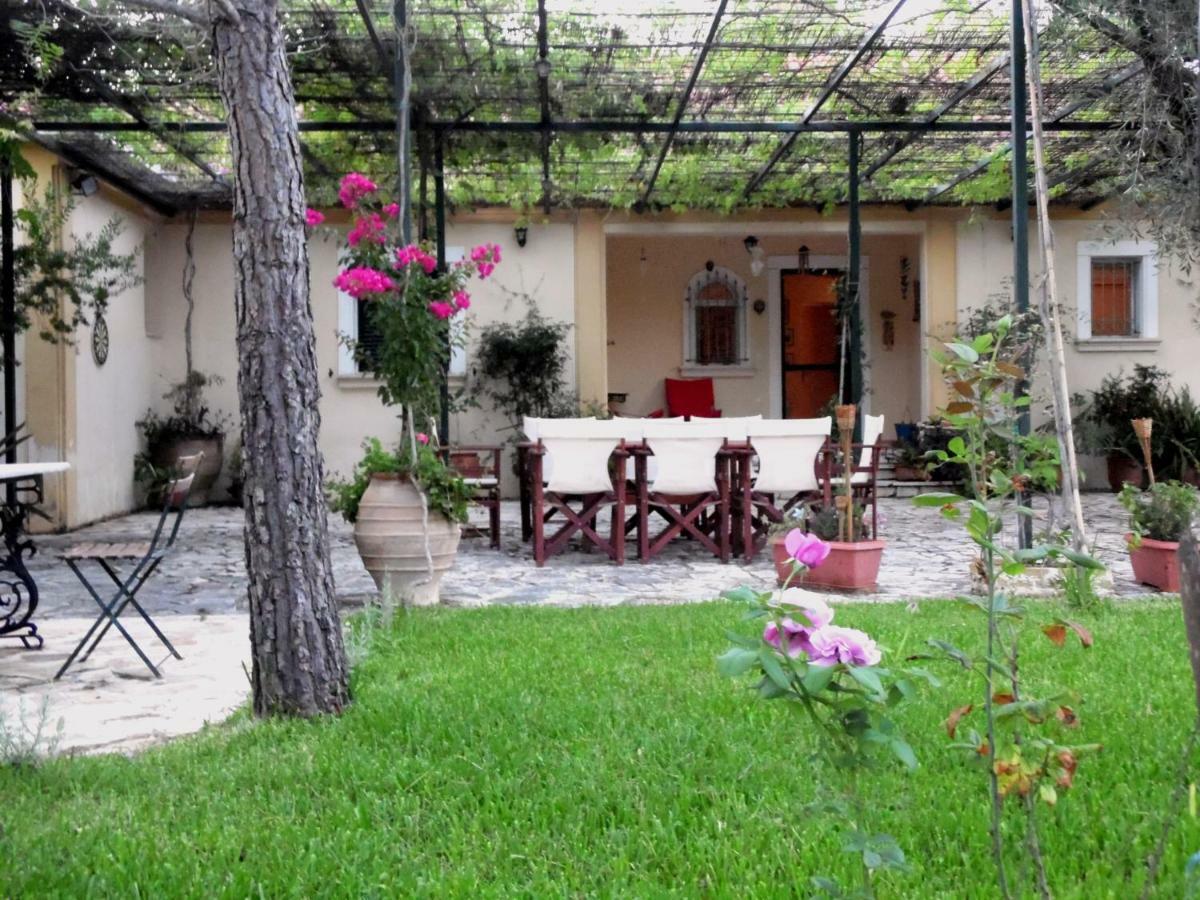 Theni Olive Grove Villa Kato Yerakarion Extérieur photo